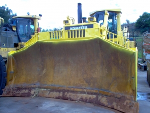 11 x Komatsu D375 Bulldozer 2008/2007/2005 (115)